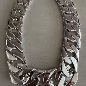 Snyggt  brett Silver färgat halsband By Odahl!
