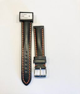 klockarmband svart med röda stickningar