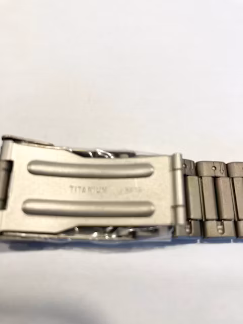 Herrlänk till armbandsur i titan bicoloured hos www.ericssonurochguld.se