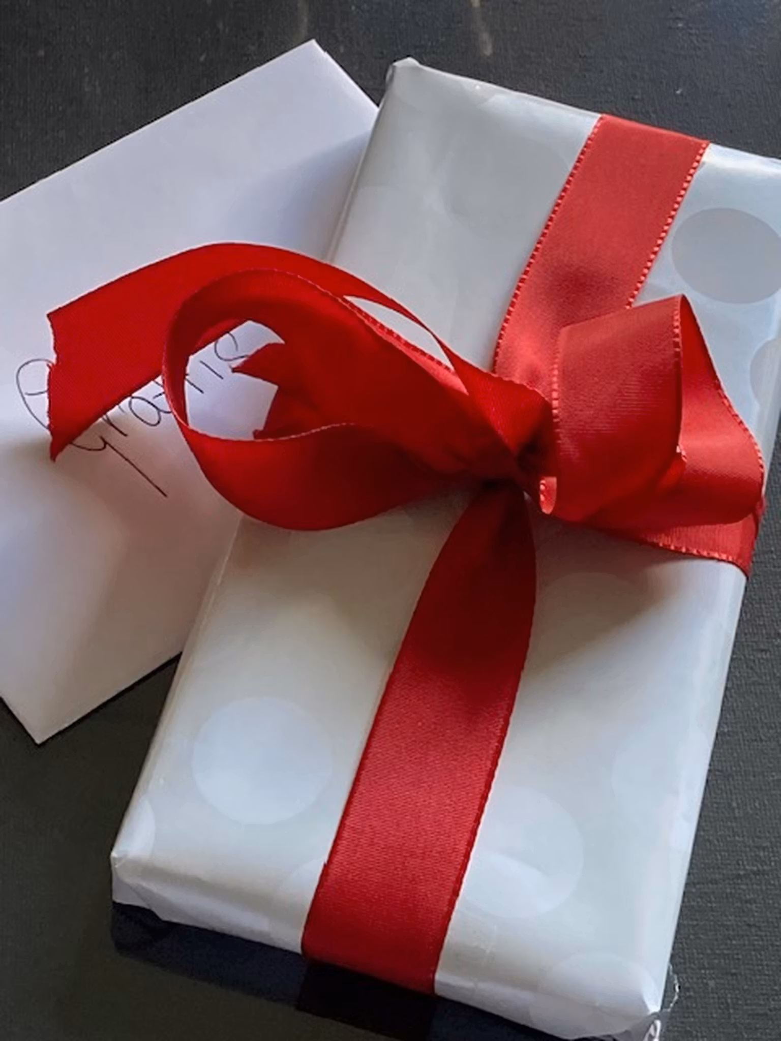 Paketinslagning Vitt papper brett snöre