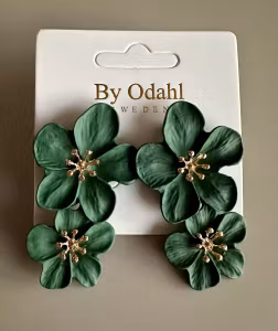 Gröna dubbla blomörhängen by odahl