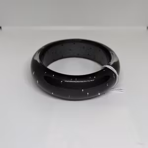 Sif Jakob Isola armring svart vita stenar