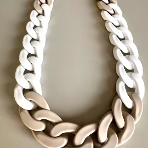 By Odahl halsband  beige vitt