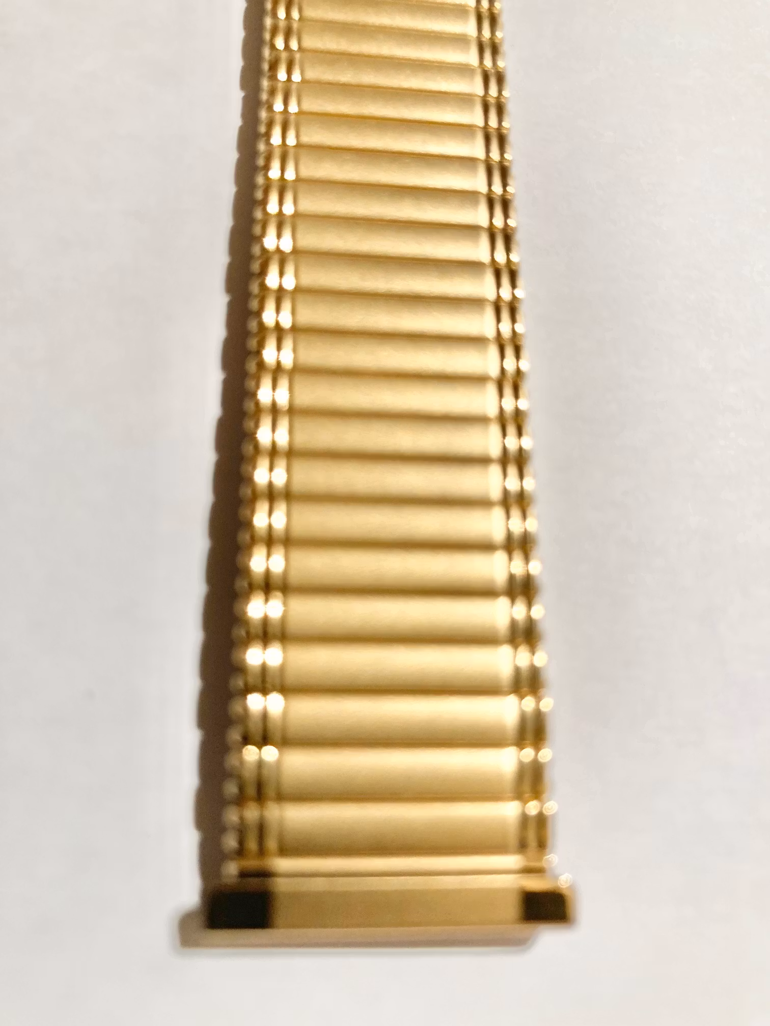 Fjädrande P.V.D. klockarmband strl 20 mm hos www.ericssonurochguld.se