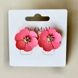 Cerise blomörhänge By Odahl