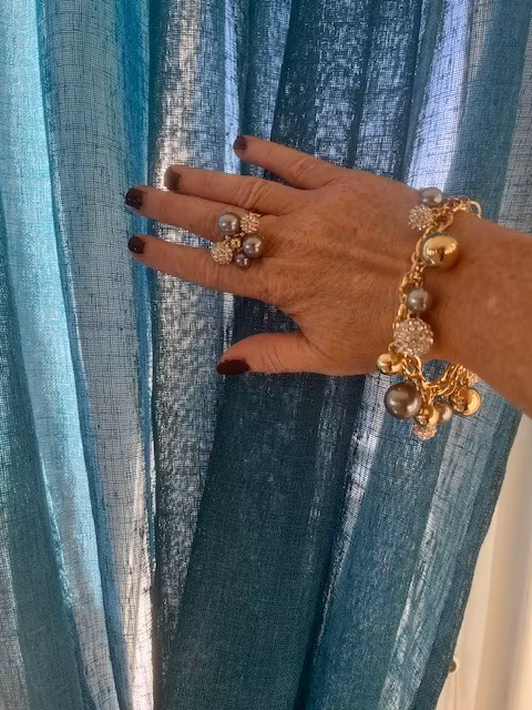 Ioaku armband berry pearl  Sparkle  salviagrön guld