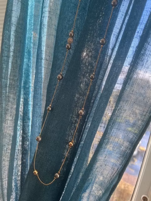 Salviagrönt halsband ioaku