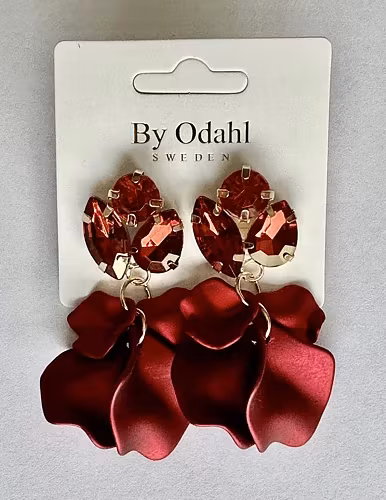 örhänge röda kristal löv by odahl
