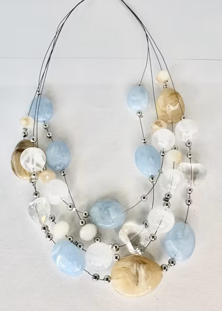 Halsband flerradig ljusblå mix by odahl