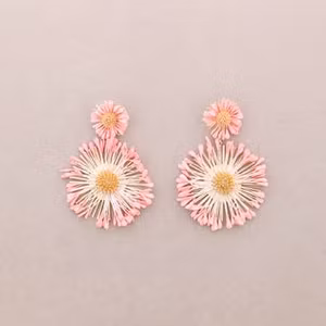 Blomörhänge bast rosa korall