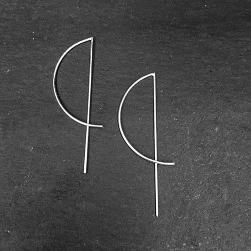 LITEN ARC ÖRHÄNGEN 925 SILVER