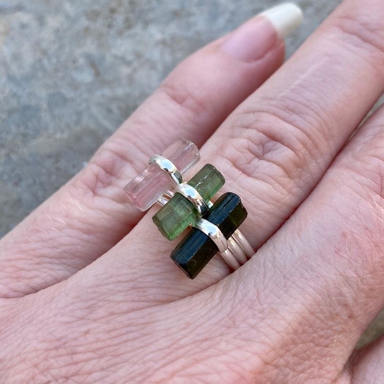 RÅ BLÅ TURMALIN RING I 925 SILVER