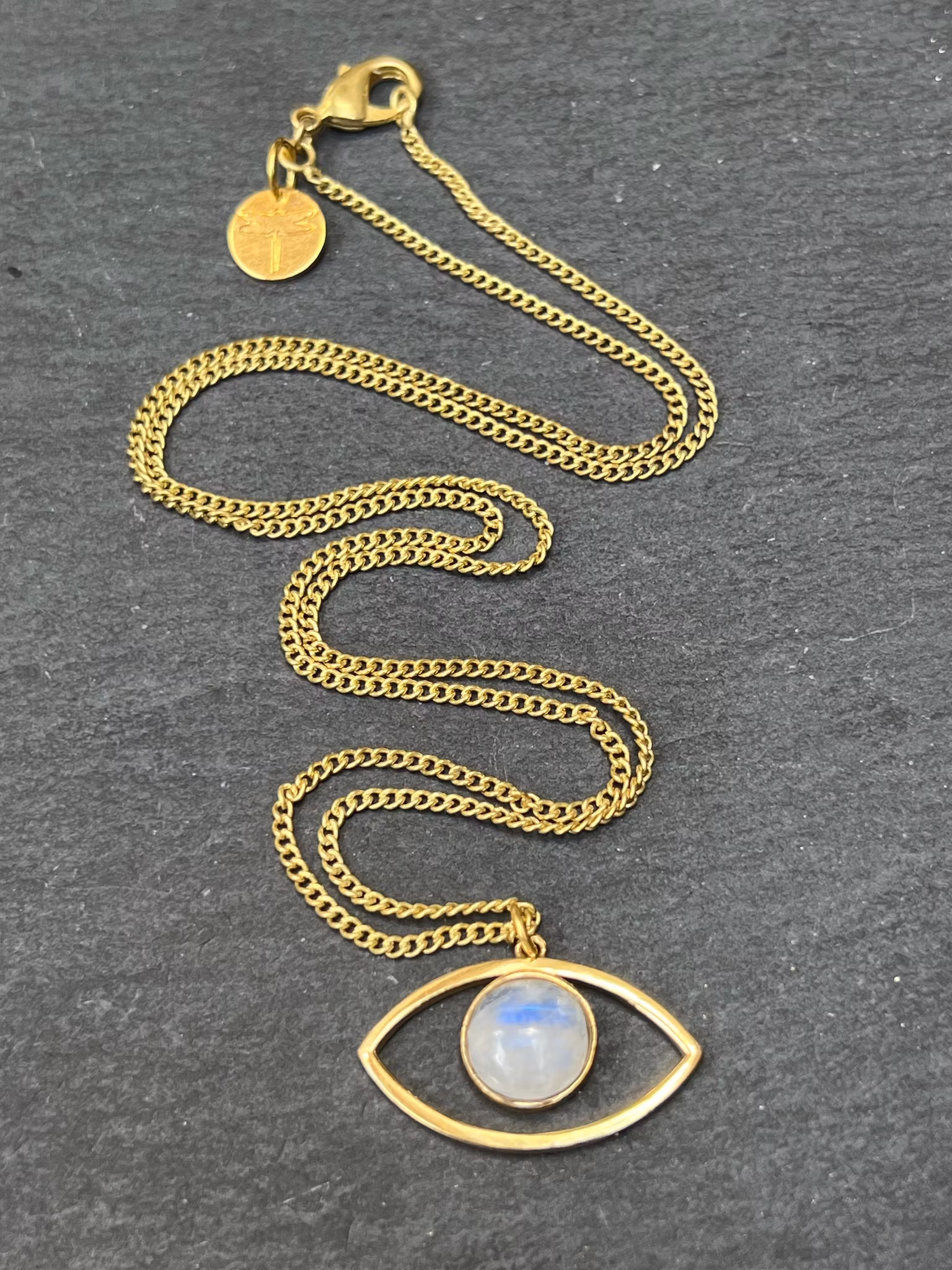 ÖGA MED MÅNSTEN HALSBAND I MÄSSING