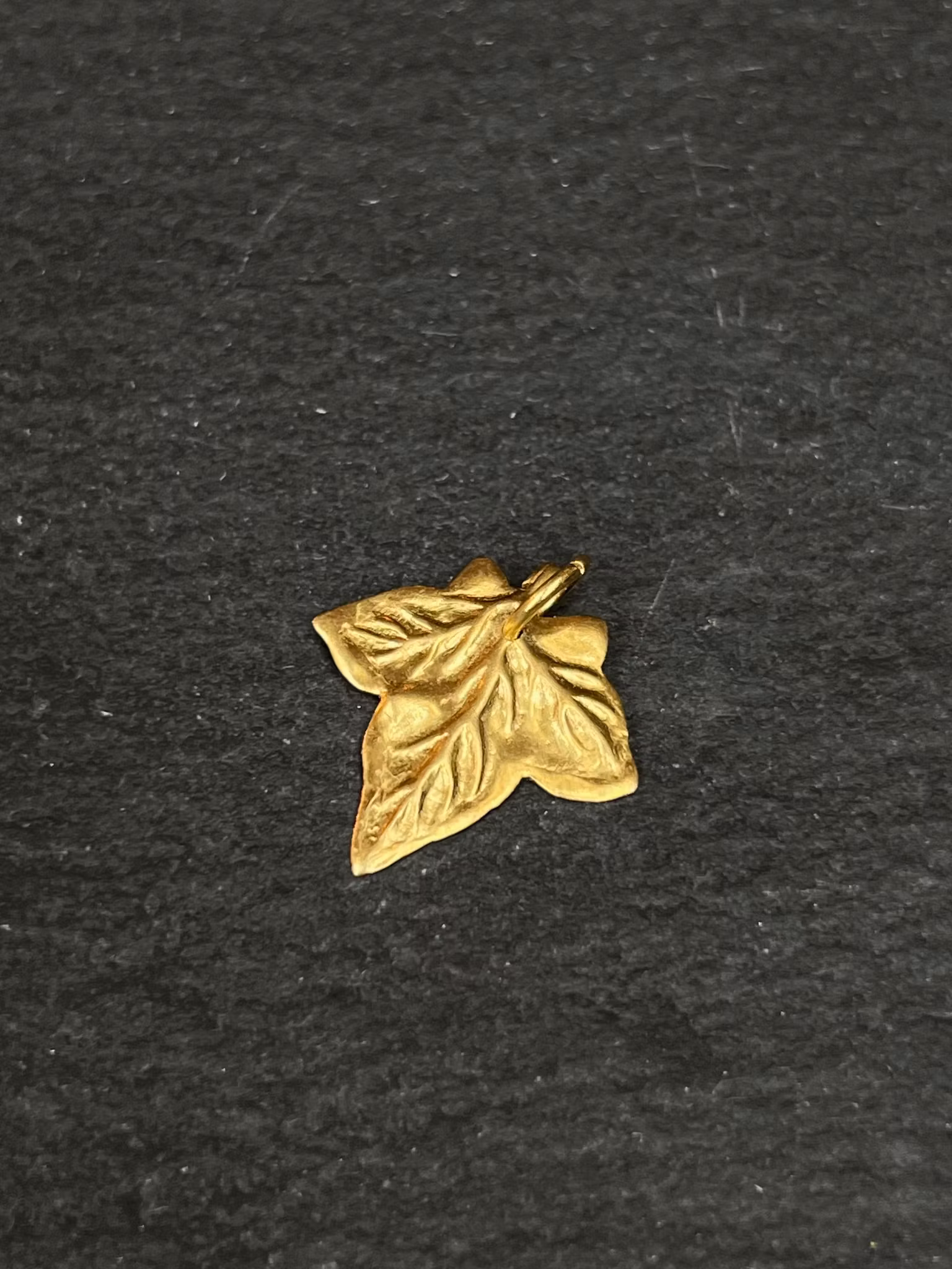 ELEMENTS ARMBAND MED 1 VALFRITT HÄNGE