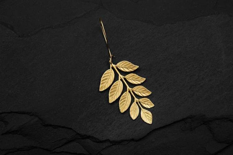 FERN MEDIUM ÖRHÄNGE MÄSSING