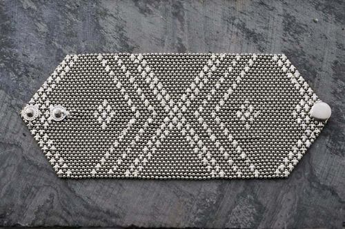LARGE ARMOUR ARMBAND I FÖRSILVRAD MÄSSING