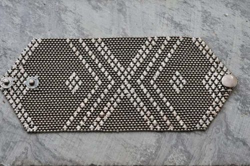 LARGE ARMOUR ARMBAND I SVARTOXIDERAD MÄSSING