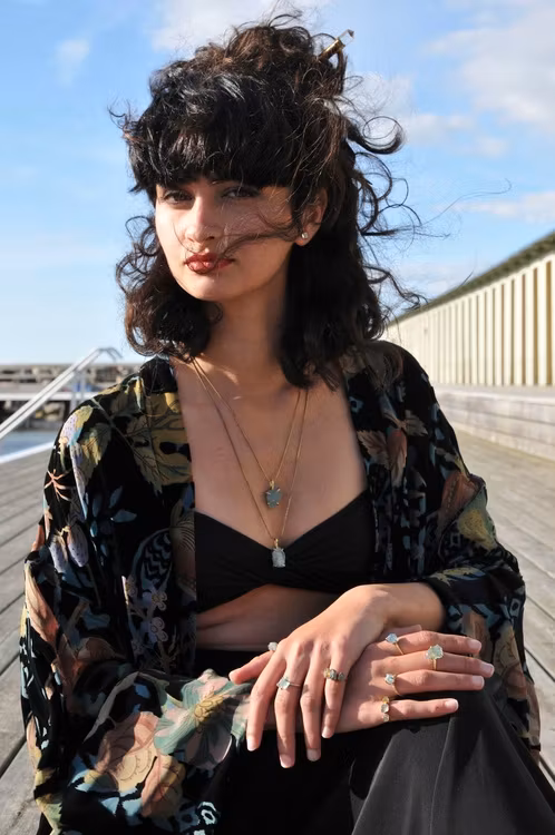 CLAW HALSBAND MED RÅ AKVAMARIN