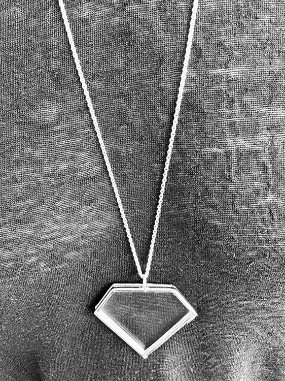 DIAMOND GLASSFRAME HALSBAND FÖRSVILRAT