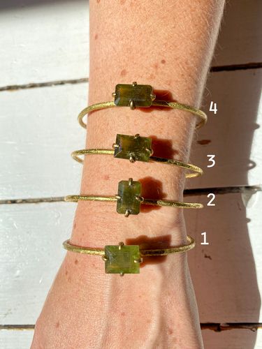 VESOLITE STONE BRACELET