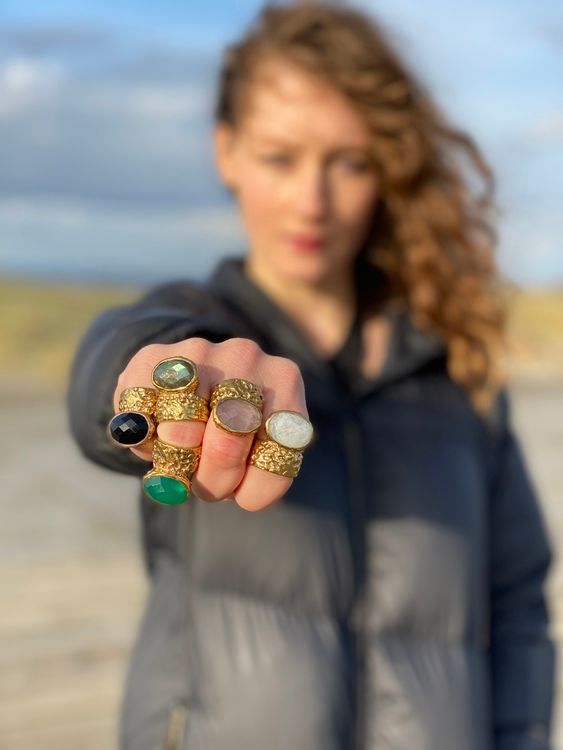 STONED RING ROSENKVARTS I MÄSSING