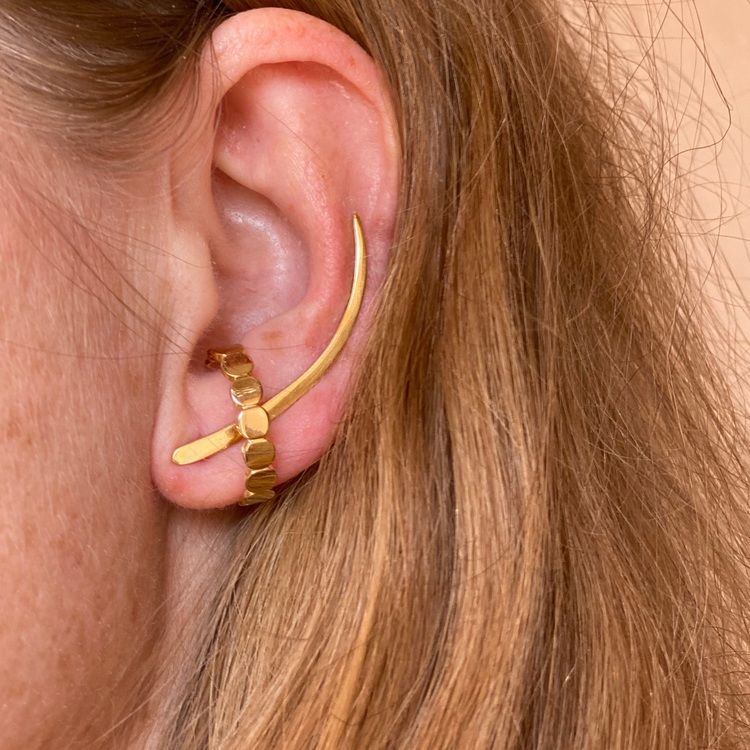 PLATTA PÄRLOR CUFF I MÄSSING