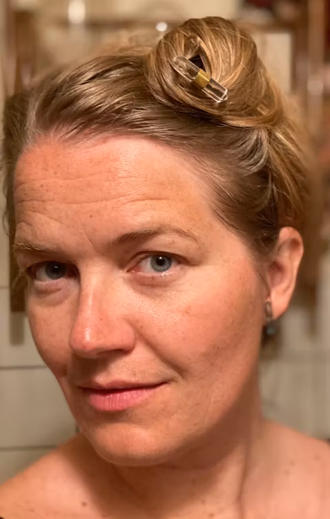 DUBBEL HÅRPINNE MED BERGSKRISTALL MÄSSING