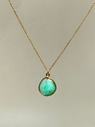 KRYSOPRAS STONE PENDANT HALSBAND PÅ TUNN KEDJA I MÄSSING