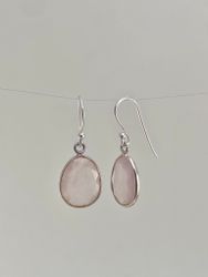 STONE PENDANT ÖRHÄNGEN MED ROSENKVARTS I 925 SILVER