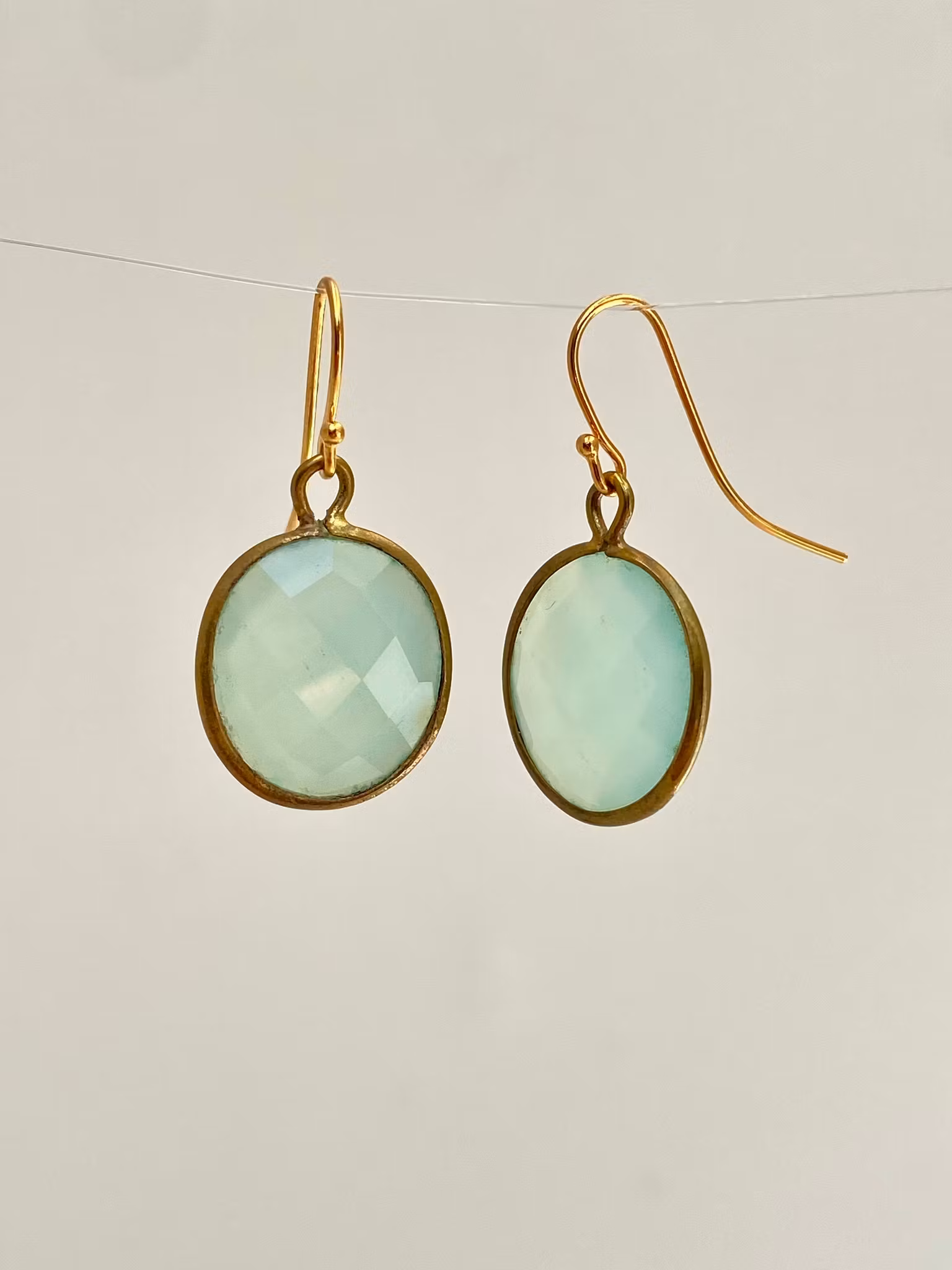STONE PENDANT ÖRHÄNGEN MED AKVAKELSEY