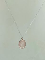 ROSENKVARTS STONE PENDANT HALSBAND PÅ TUNN KEDJA 925 SILVER