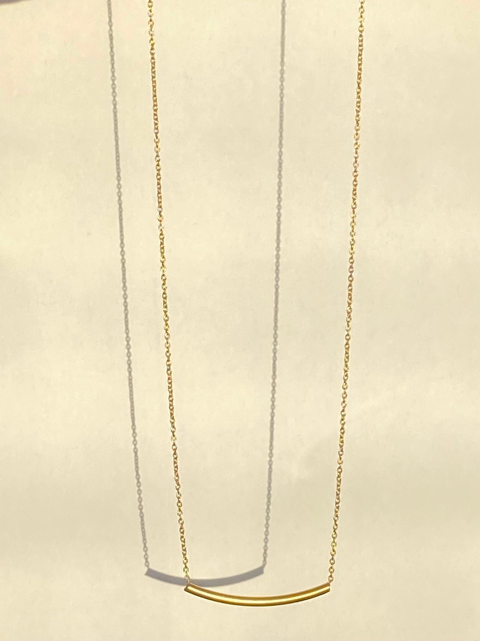 HALVCIRKEL HALSBAND TUNN KEDJA I MÄSSING