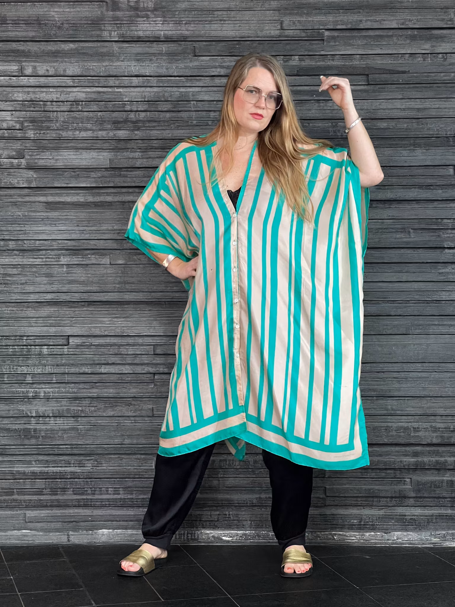 LÅNG SIDENKIMONO MED KNAPPAR #1