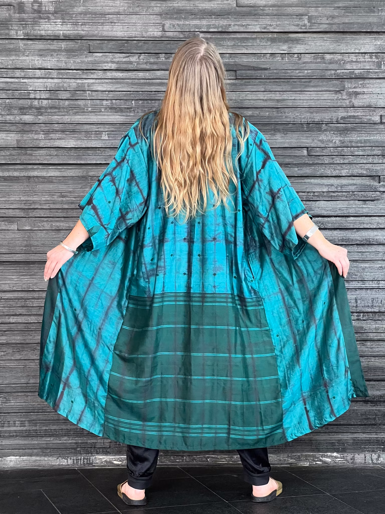 RECYKLAD SIDEN KIMONO EMERALD