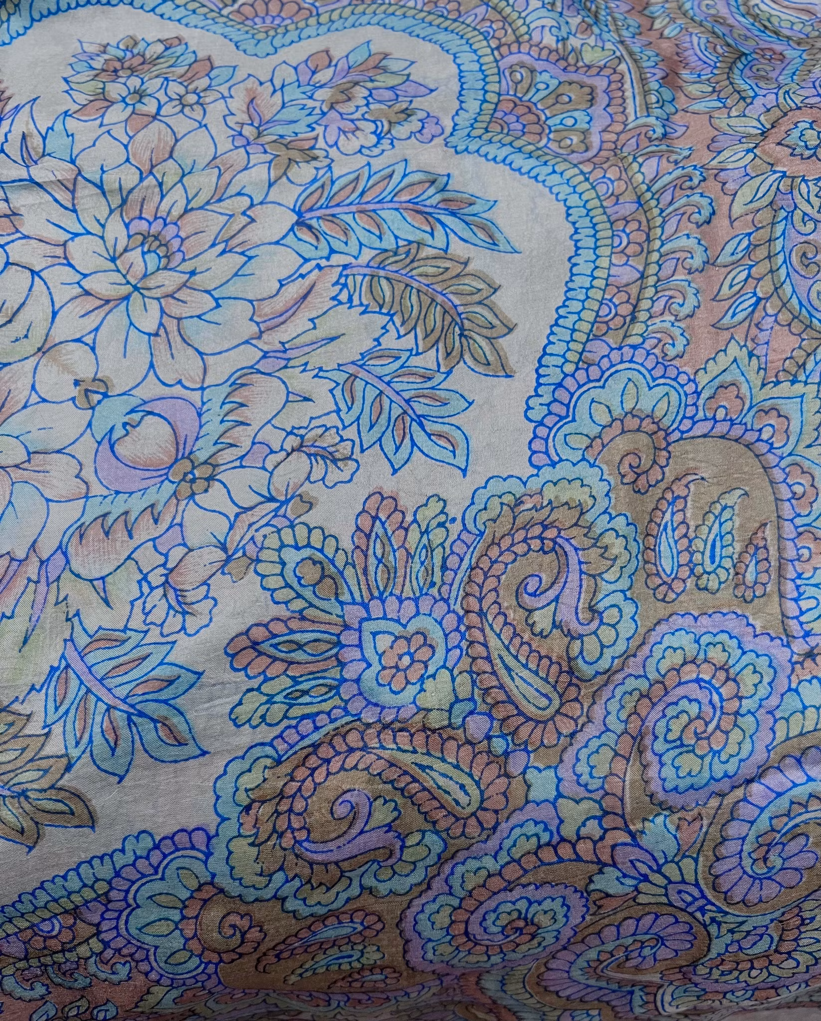 LÅNG SIDENKIMONO MED KNAPPAR #19