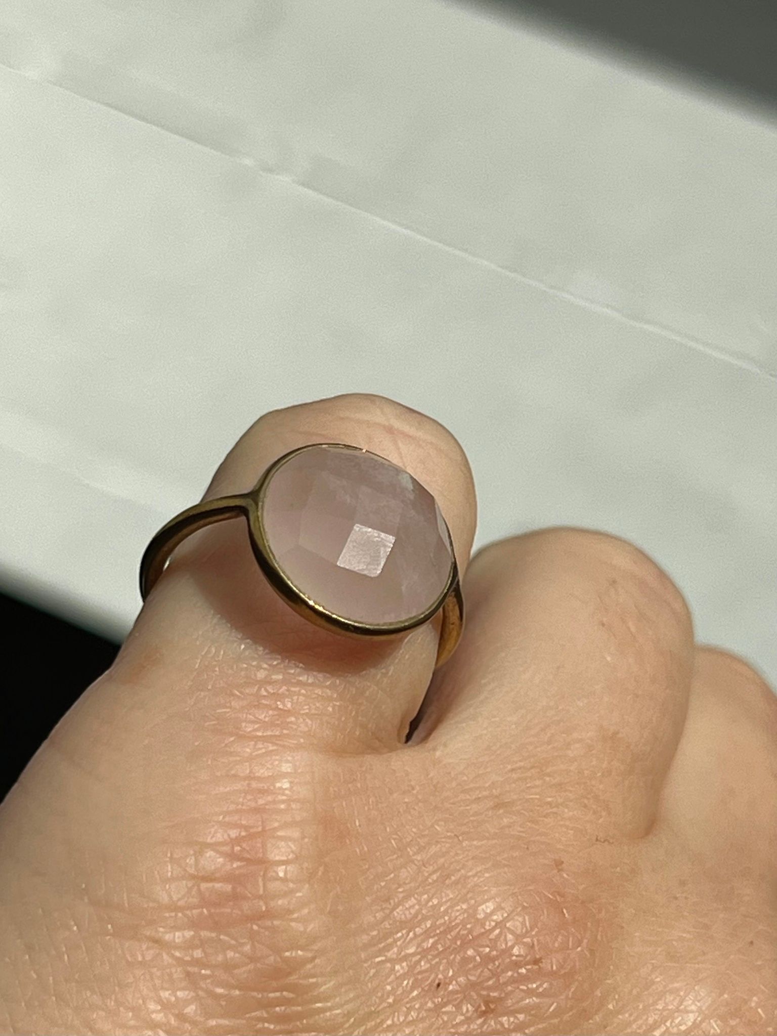 ROSENKVARTS BEZEL RING I MÄSSING