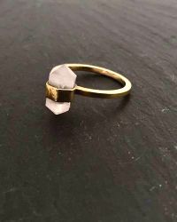 LITEN BANDRING MED ROSENKVARTS MÄSSING