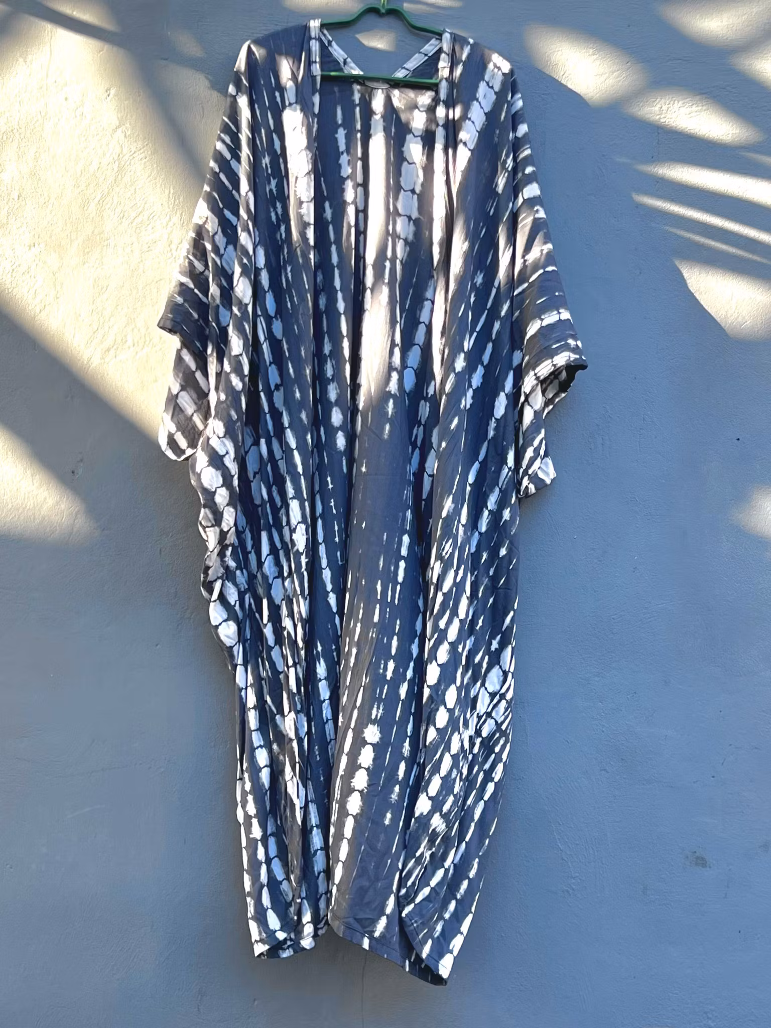 TIE DYE GREY SPINE