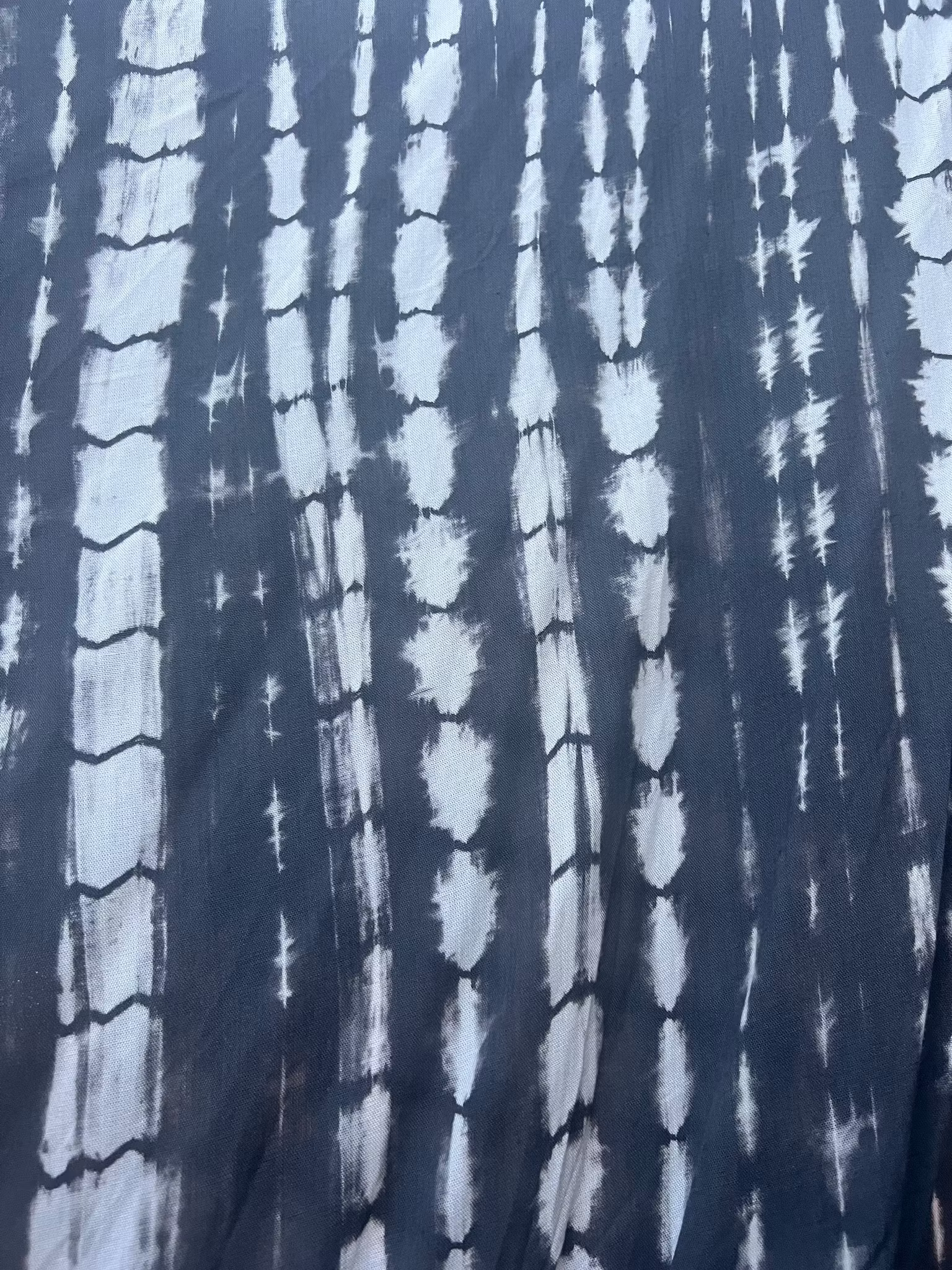 TIE DYE GREY SPINE