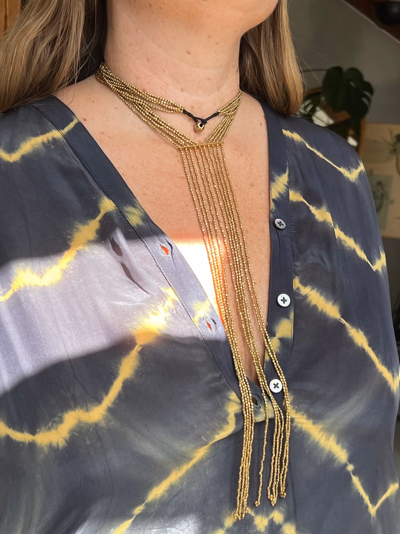 PÄRLREGN HALSBAND I MÄSSING