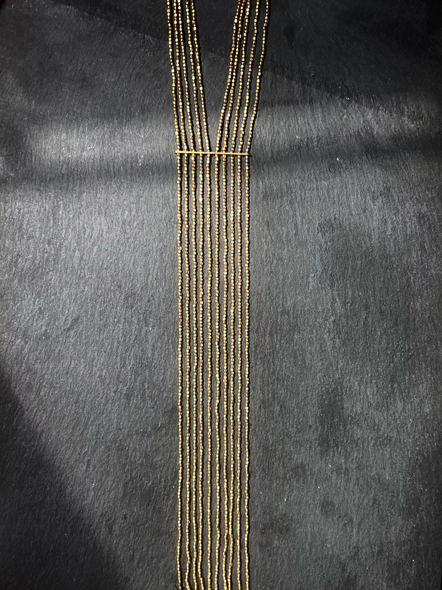 PÄRLREGN HALSBAND I MÄSSING
