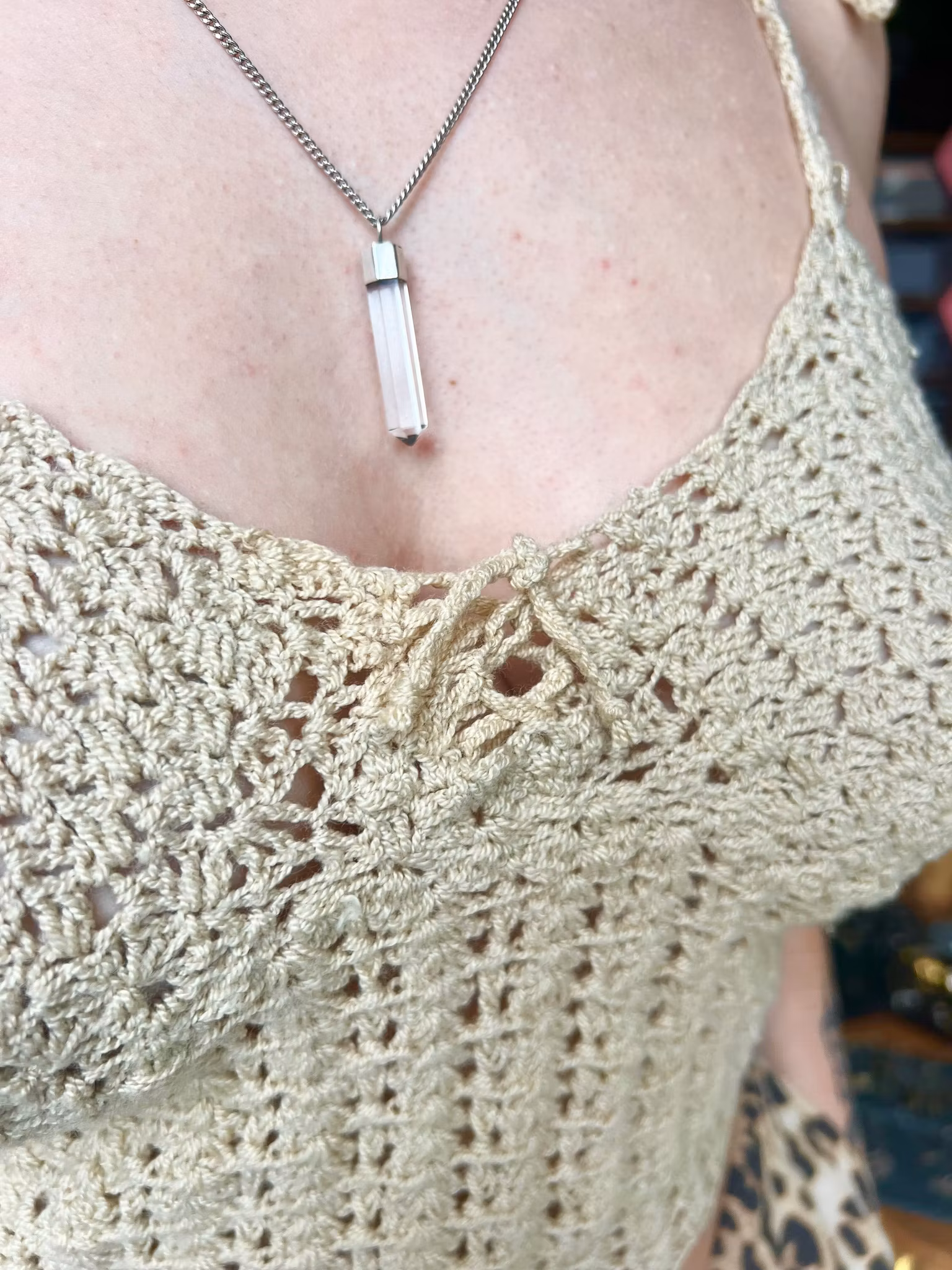 VIRKAD TOPP BEIGE MEDIUM ( TILL MINDRE BYST)