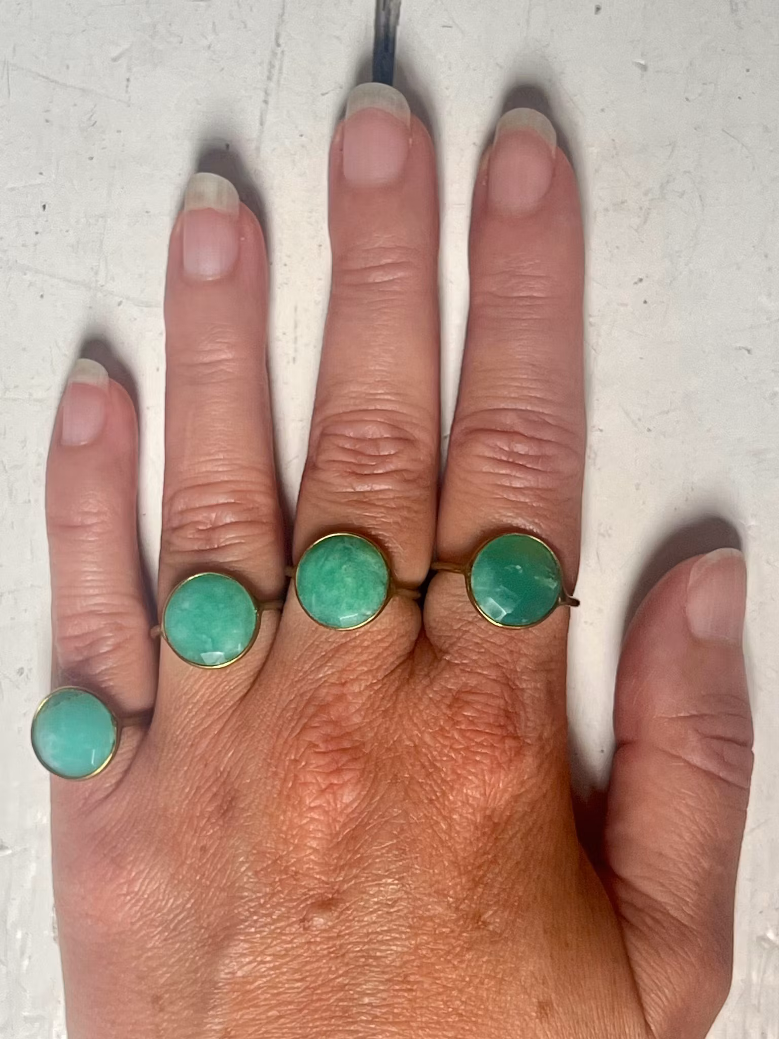 KRYSOPRAS BEZEL RING I MÄSSING