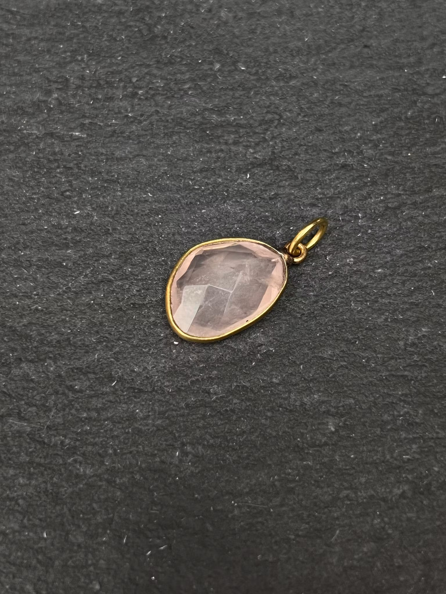 ELEMENTS ARMBAND MED 1 VALFRITT HÄNGE