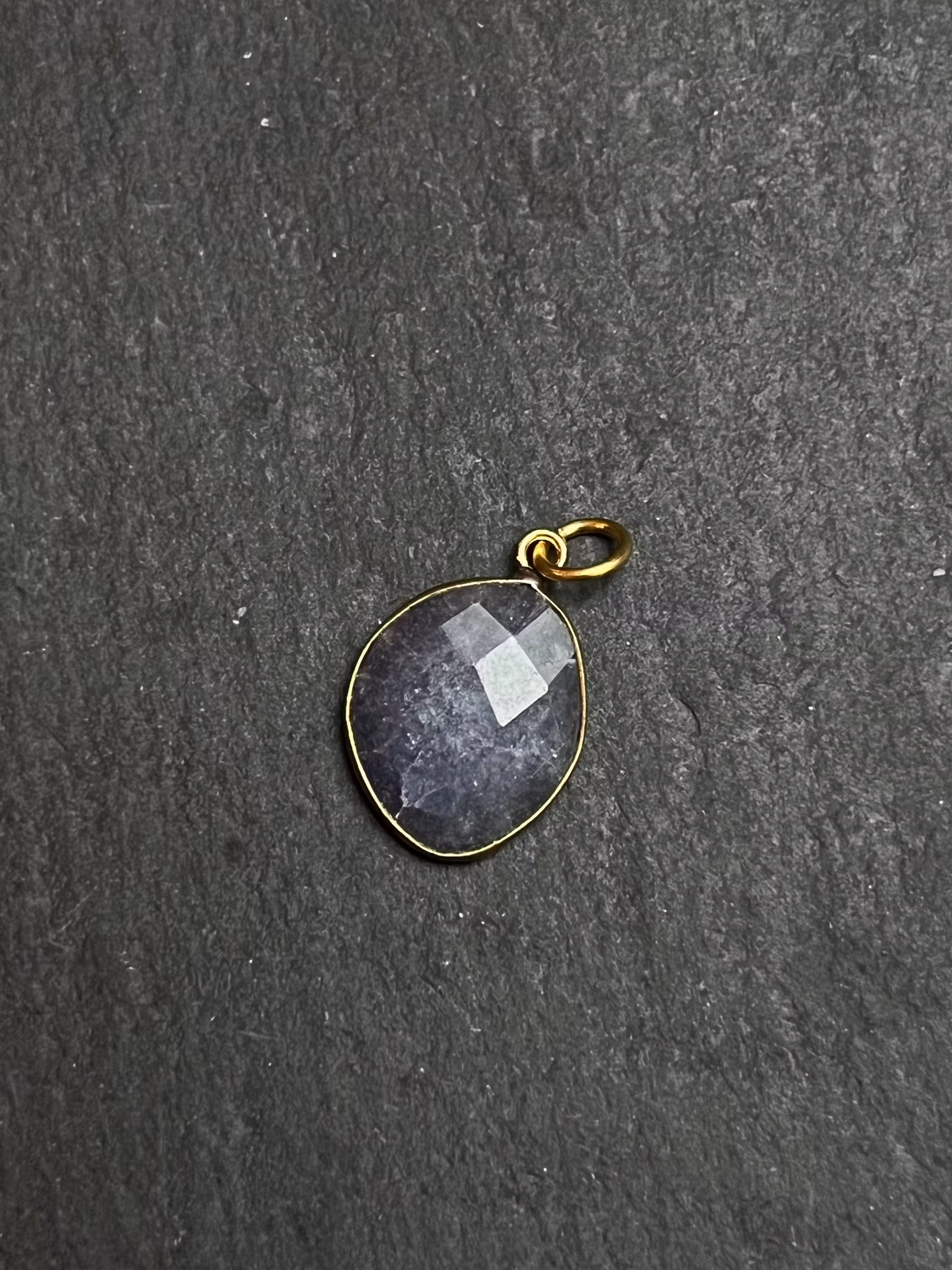 ELEMENTS HÄNGEN PÅ RING