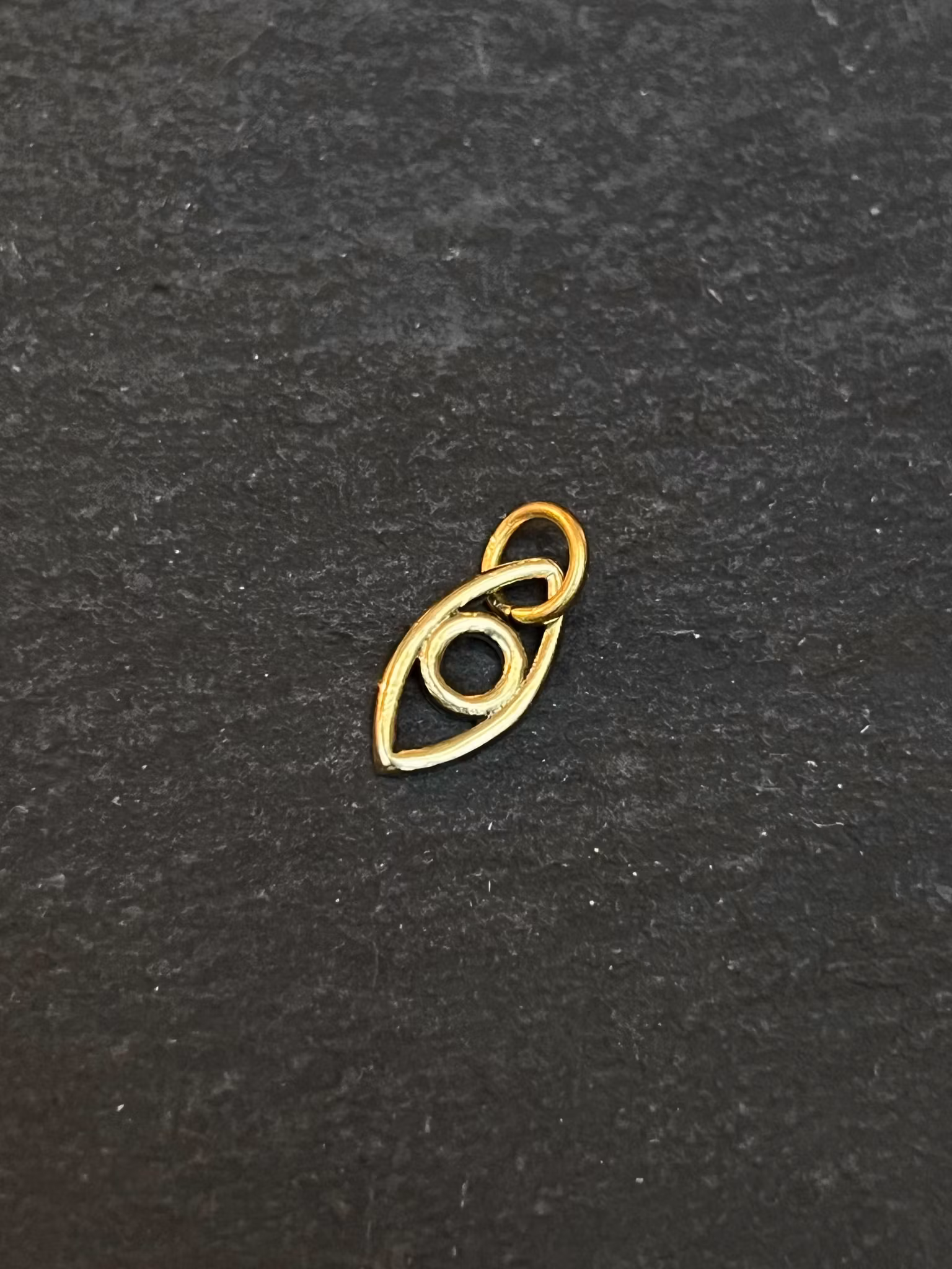 ELEMENTS HALSBAND MED 1 VALFRITT HÄNGE