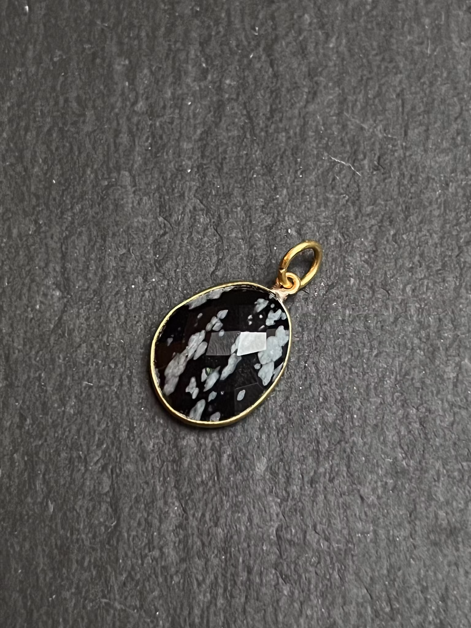 ELEMENTS HALSBAND MED 1 VALFRITT HÄNGE