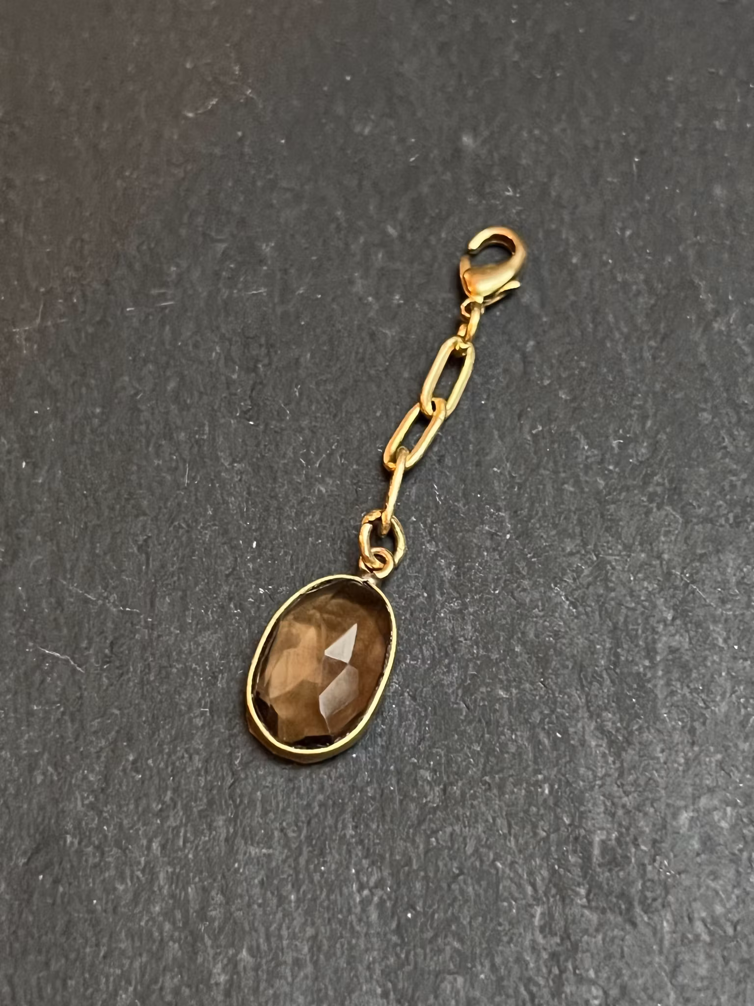 ELEMENTS HÄNGEN I KEDJA MED KARBINLÅS TILL KEDJAN