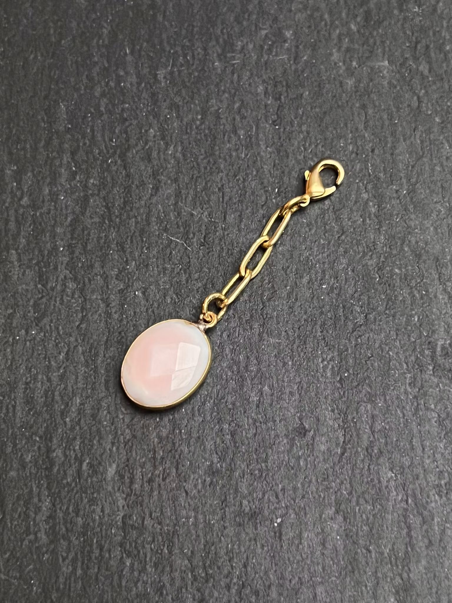 ELEMENTS HÄNGEN I KEDJA MED KARBINLÅS TILL KEDJAN