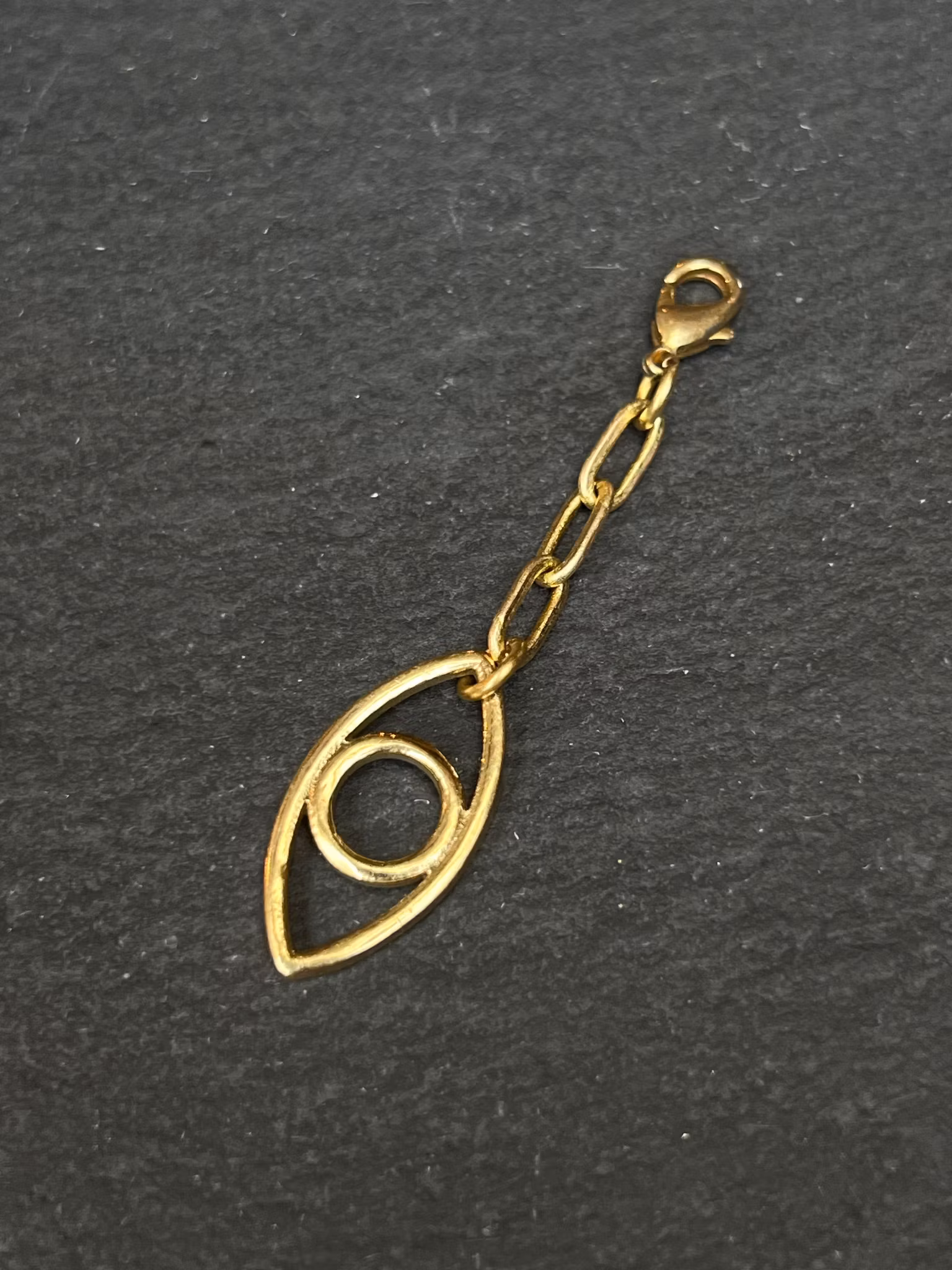 ELEMENTS HÄNGEN I KEDJA MED KARBINLÅS TILL KEDJAN